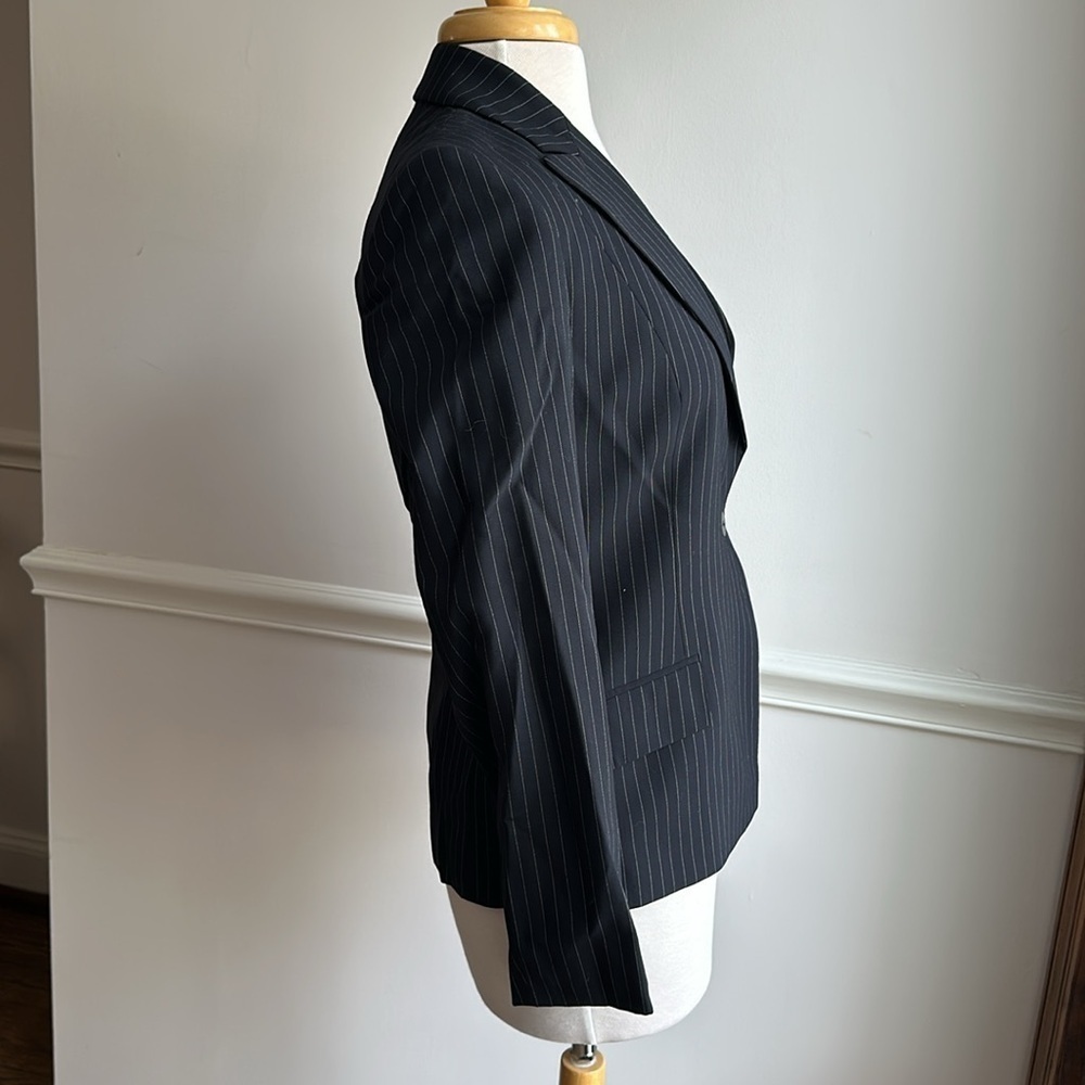 Boyd's Philadelphia Femme Women's navy Pinstripe Skirt Suit Jacket Medium EUC - Picture 4 of 9